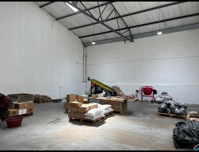 INDUSTRIAL PROPERTY TO RENT IN KILLARNEY GARDENS